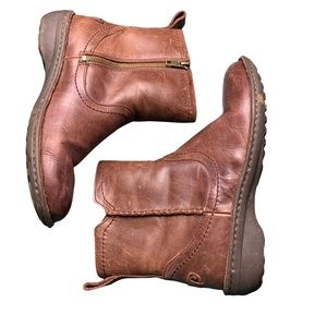 UGG Neevah Brown Distressed Leather Sheepskin Ankle Boots